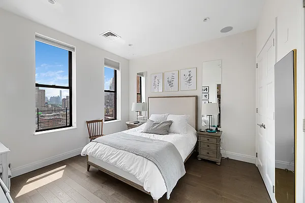 Rented by REAL New York | media 20