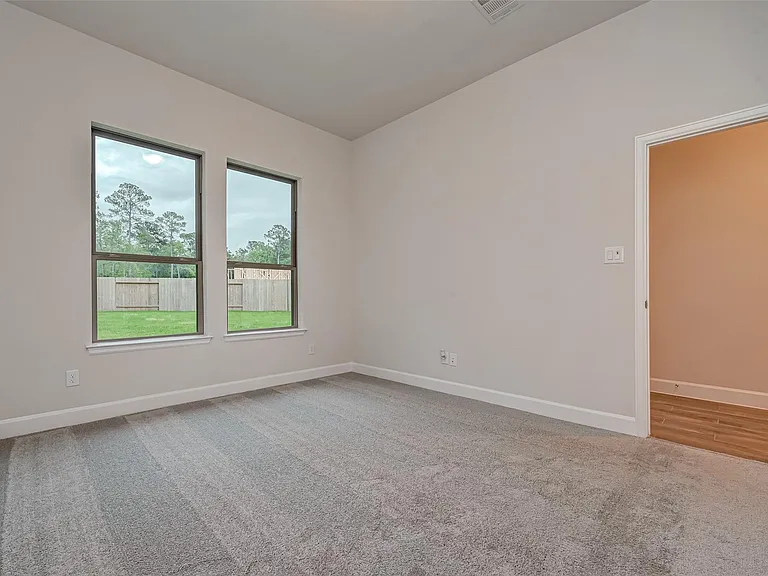308 Mullins Ct — Photo 27