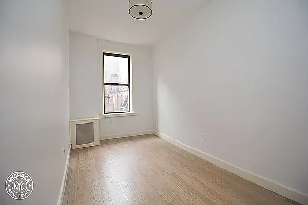 Rented by L Rose Realty (Brokerage) | media 4