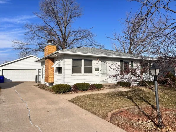 432 Cherry Hill Rd NW, Cedar Rapids, IA 52405