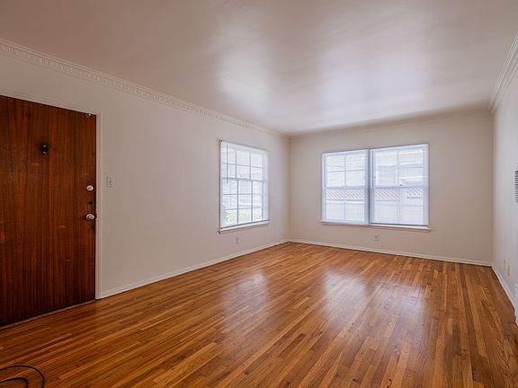 3rd image of 756 S Plymouth Blvd #6