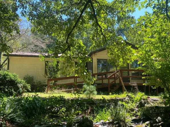 570 Deer Chase Cir, Cedar Mountain, NC 28718