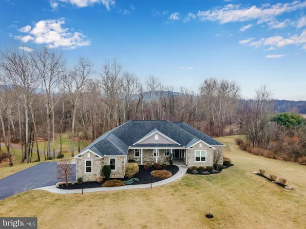 27 S Thrush Dr, Carlisle, PA 17015