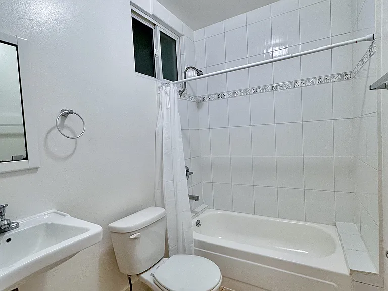 Larkin Street Apartments — Photo 6