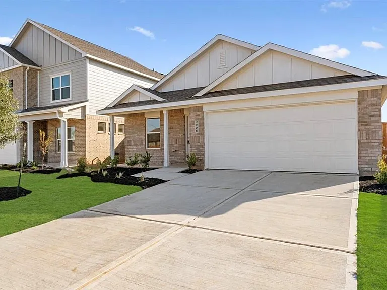 2706 Pebble Whisper Dr — Photo 2