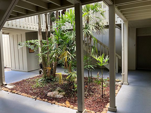 2nd image of 2204 Bahia Vista St
