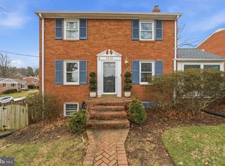 6060 9th St N, Arlington, VA 22205