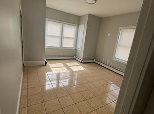 20 Magdalene St FLOOR 2, Providence, RI 02909