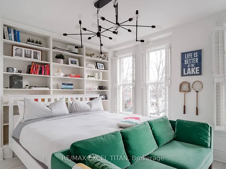 80 Willcocks St — Photo 9
