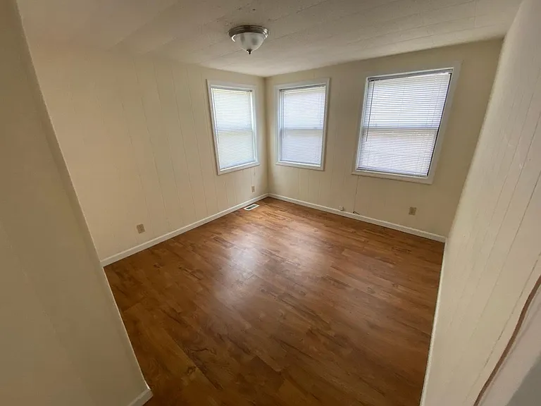 Manor Homes — Photo 33