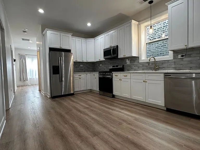 2812 S Pulaski Rd #1 — Photo 3