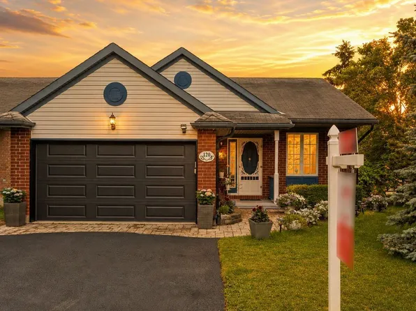 120 Grandpark Cir, Ottawa, ON K1G 6R5