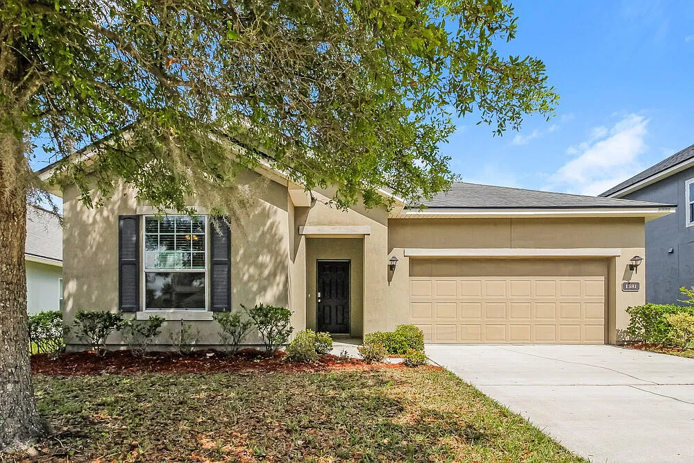 3 bed, 2.0 bath, 1794 sqft, $2,040 — Photo 1