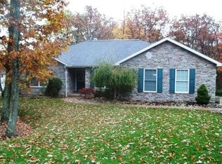 1 Point Of Woods, Hazleton, PA 18202