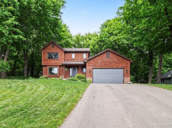 2714 Shadow Wood Ct, Chaska, MN 55318