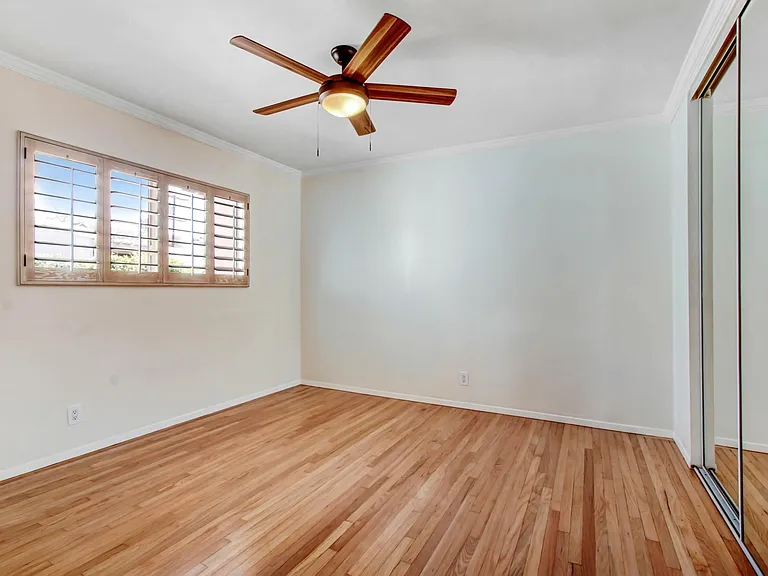10832 Huston St — Photo 16
