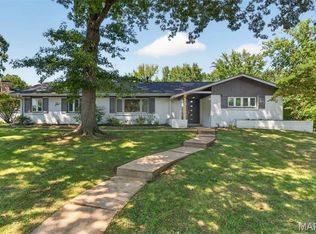 8 Haven View Dr, Saint Louis, MO 63141