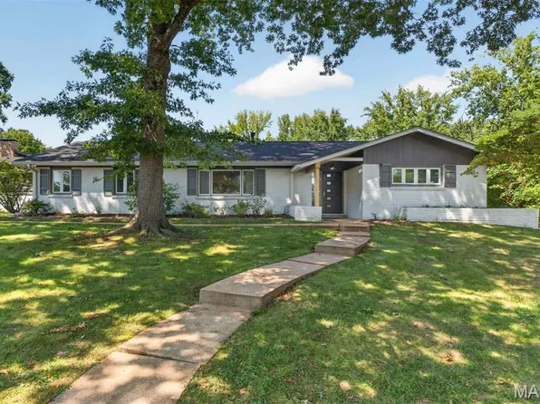 8 Haven View Dr, Saint Louis, MO 63141