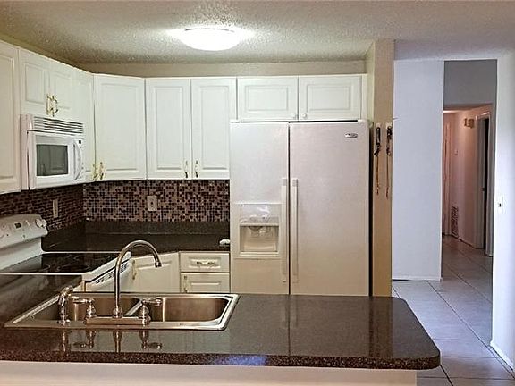 4th image of 10116 Chapel Hill Ct