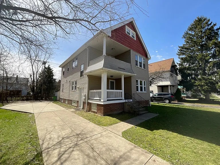 19824 Pasnow Ave — Photo 17