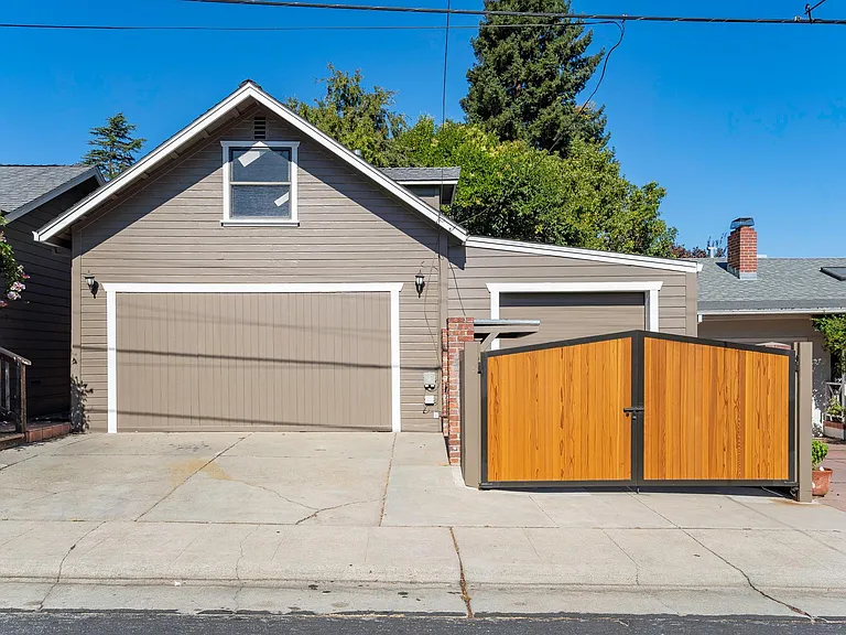 2849 Fernwood St — Photo 4