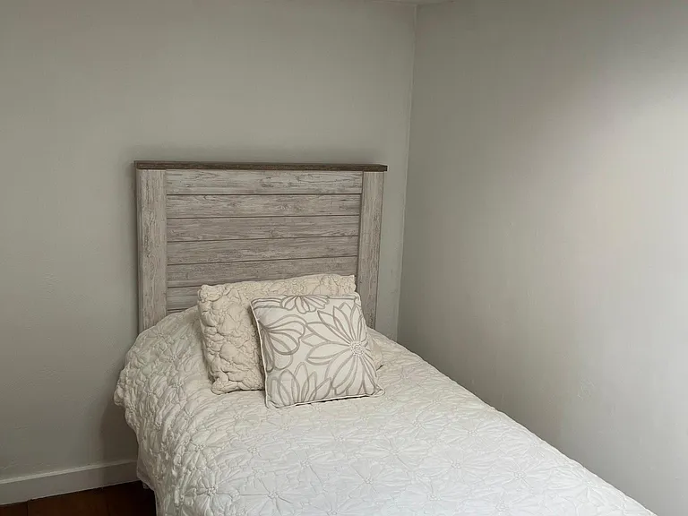 377 Third Beach Rd — Photo 13