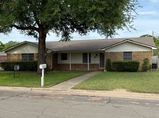 132 Crockett Ln, Hewitt, TX 76643