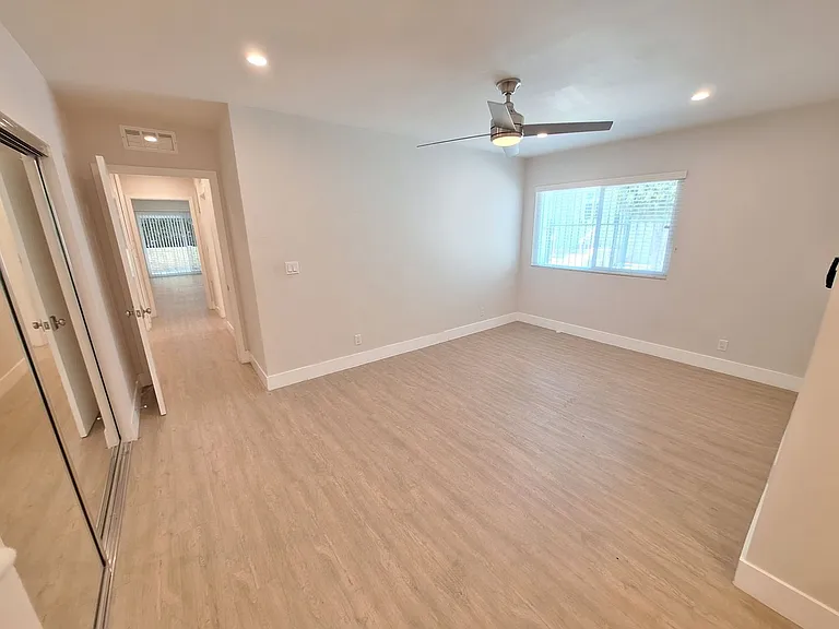 336 S Norton Ave #102 — Photo 11