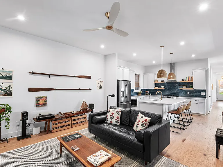939 Spain Ave — Photo 30