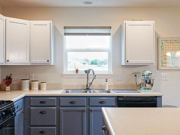 5th image of 3222 Fleming Dr