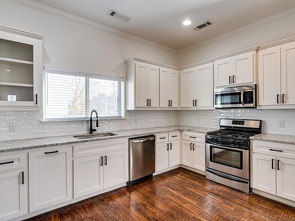 2nd image of 5918 Ross Ave Unit F