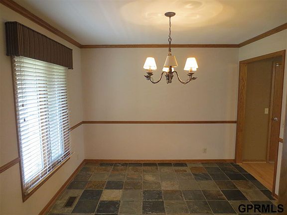 5th image of 562 S 159th Ave