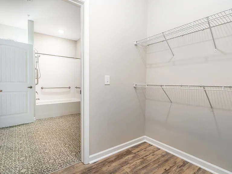 Stella's Place Apartments — Photo 33