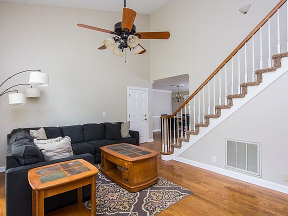 3rd image of 230 Kensington Pl