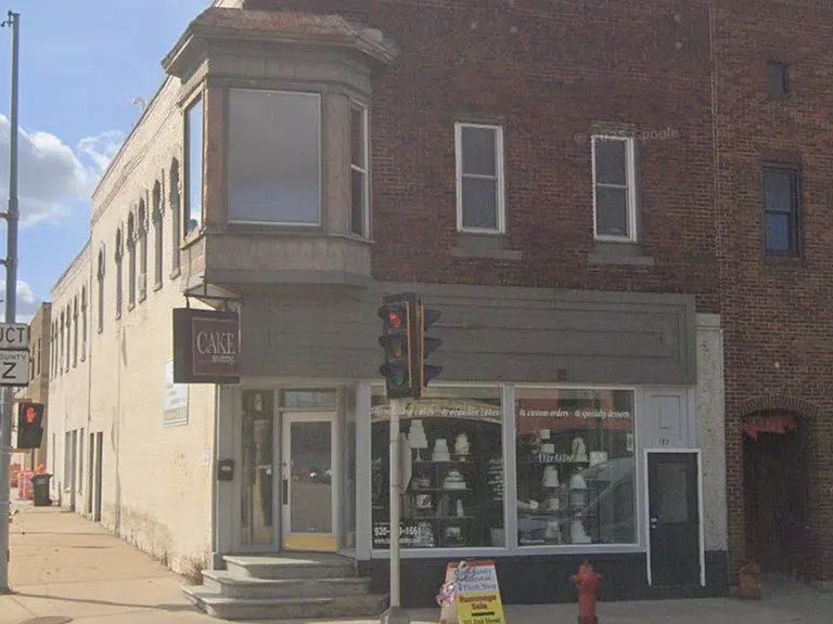 153 E 2nd St — Photo 7