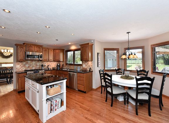 4th image of 338 Fairhaven Dr