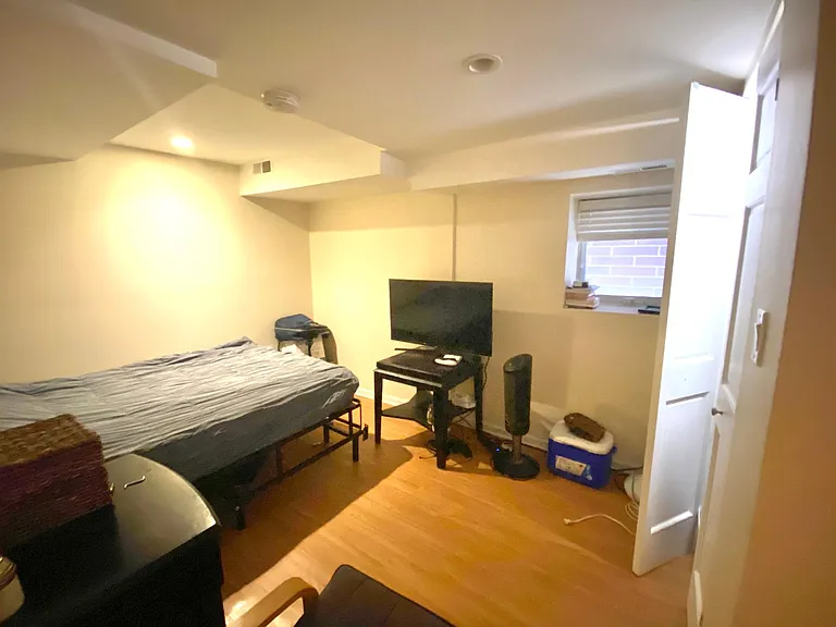 2845 N Southport Ave #G — Photo 15