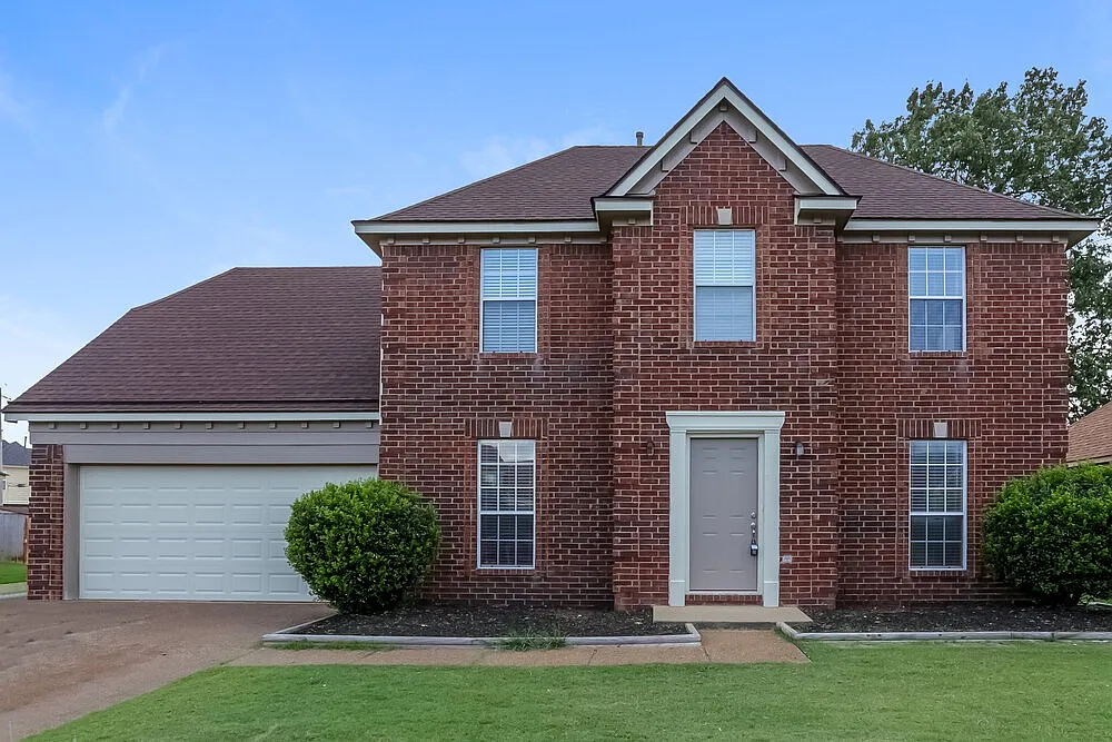 4 bed, 2.5 bath, 2242 sqft, $2,185 — Photo 1