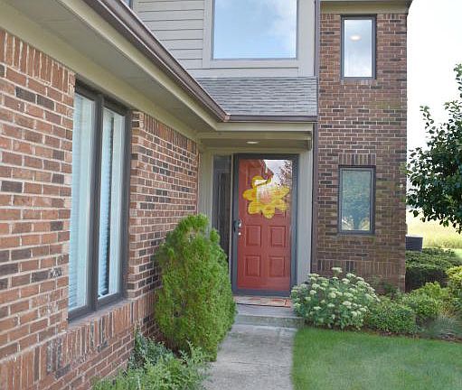 2nd image of 180 Harbor Dr