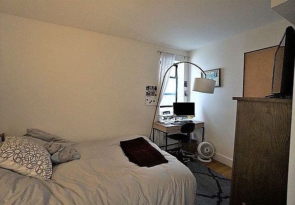 4th image of 193 E 4th St APT 5F