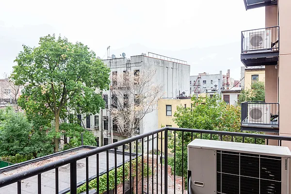 Rented by Smart City Real Estate LLC | media 17