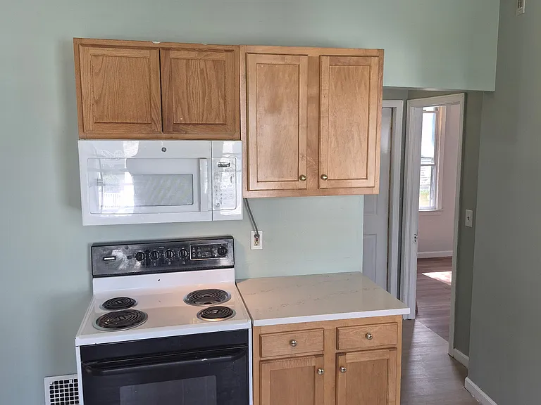 111 Caya Ave #2 — Photo 9