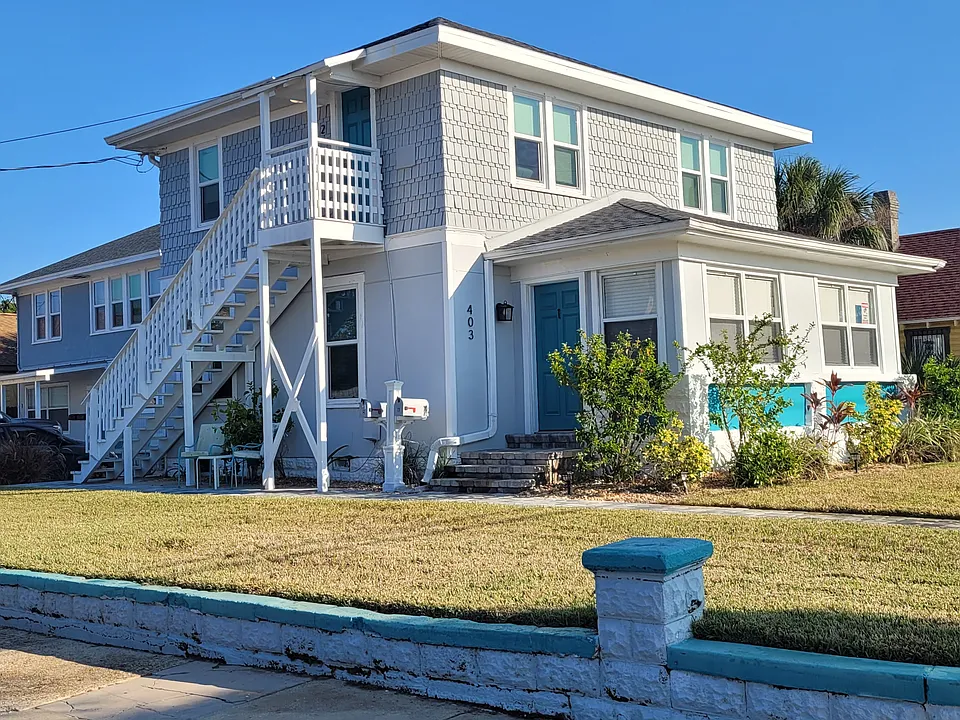 403 Earl St #1