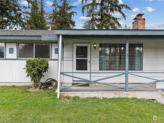 4th image of 2915 22nd St SE
