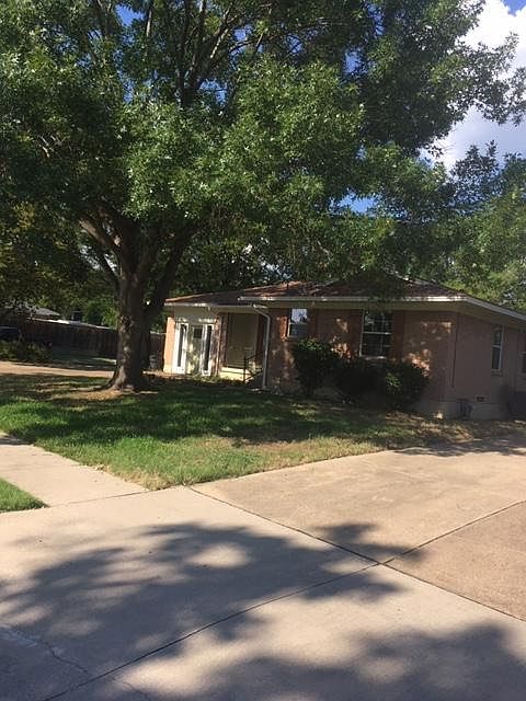 1st image of 948 Pebblebrook Dr