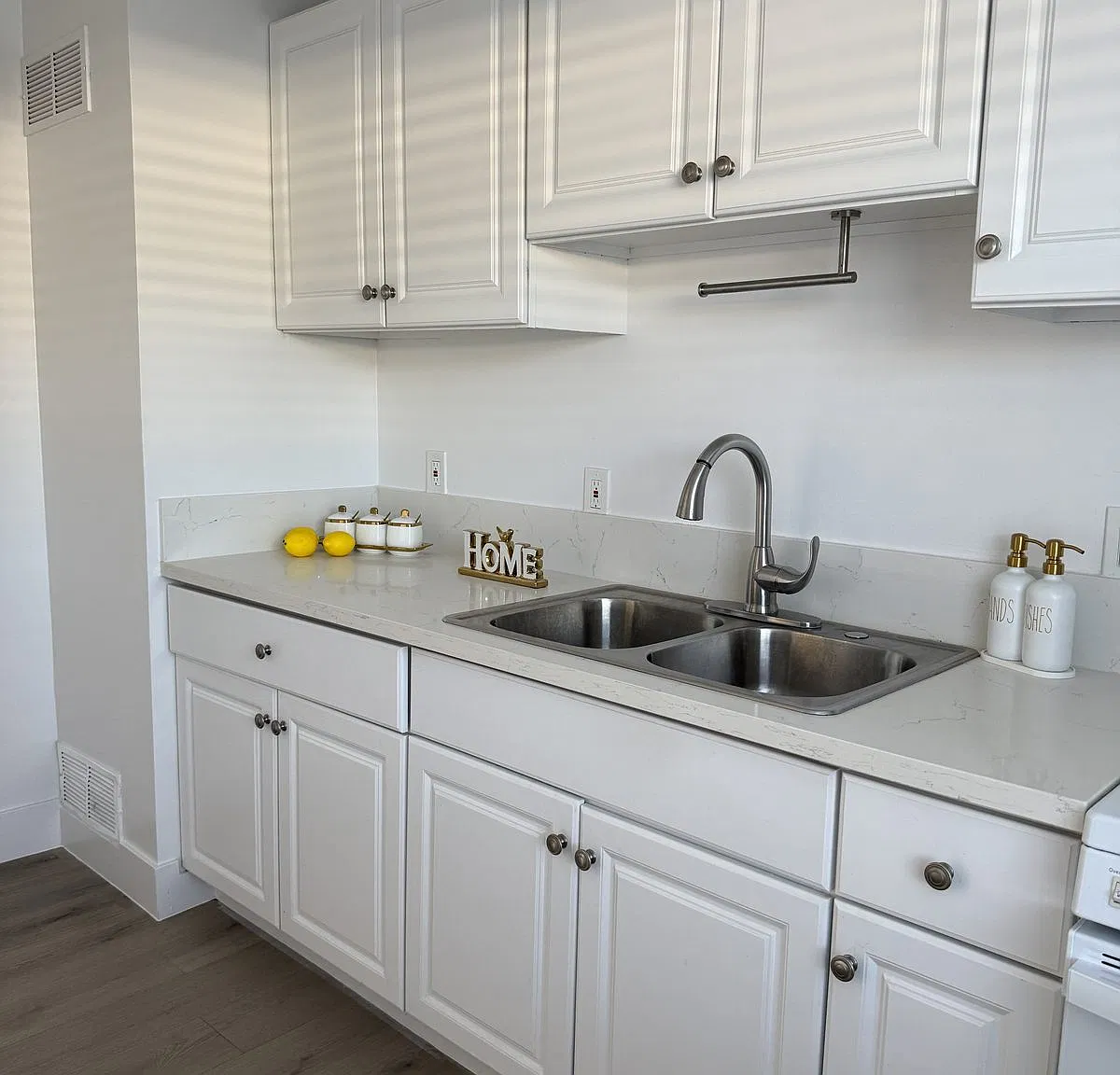 10519 Edison 3BR 1BA — Photo 2