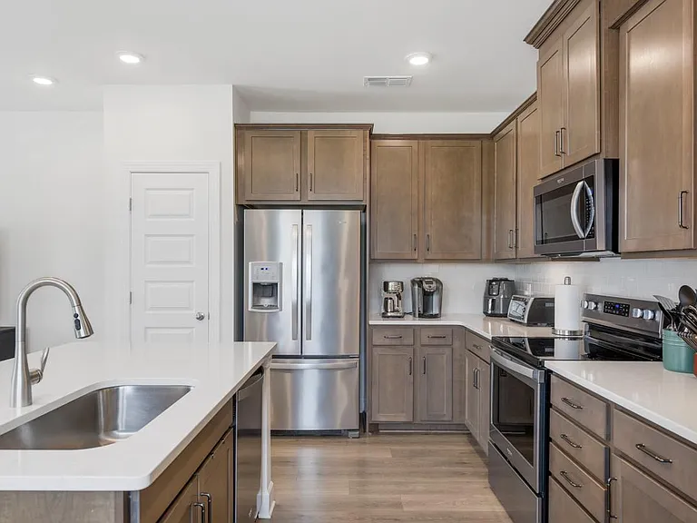 2712 Gossett Trl — Photo 8