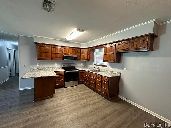 4th image of 1221 Fairview St