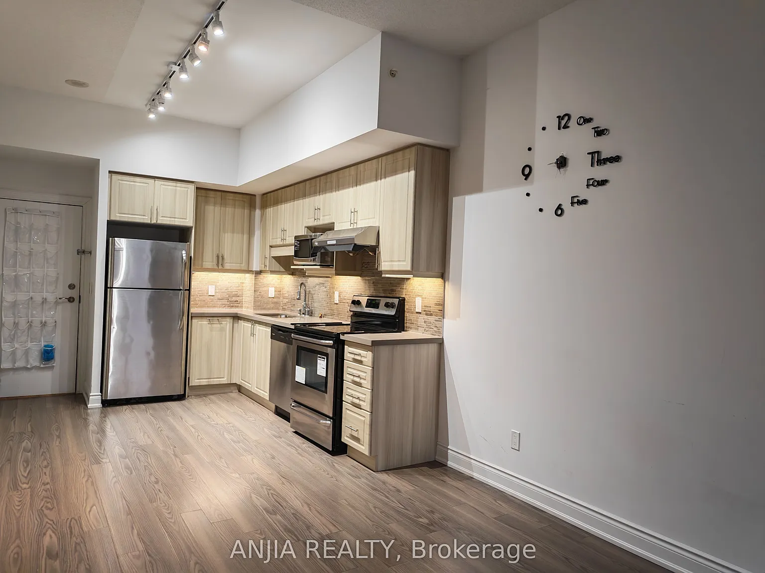 1 bed, $2,250 — Photo 4