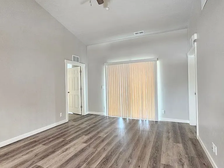 1011 Pirate Cove Dr — Photo 7